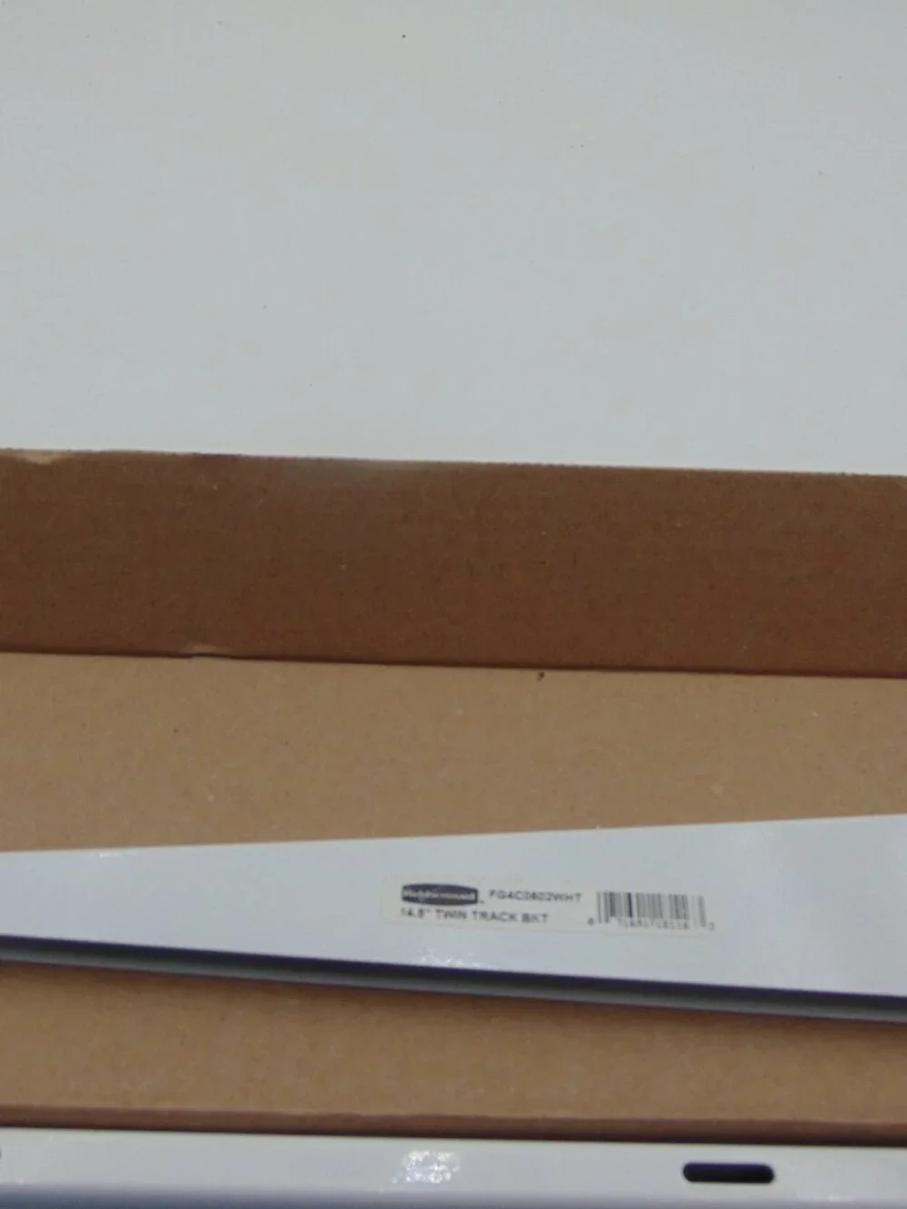 16 Rubbermaid Brackets Twin Track Bracket 14.5” White Lot Of 16 FG4C0602WHT